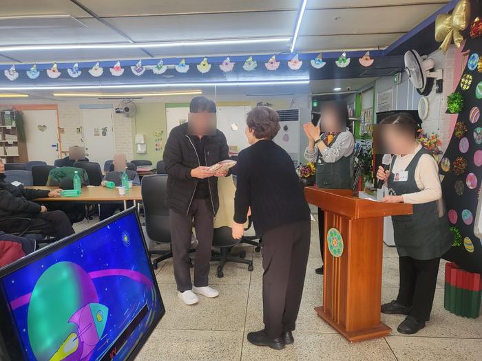 /user/l/loveroom/editor/2509/326009b36a1a2170527155031bd4db43_1756976516_9306.jpg 이미지크게보기